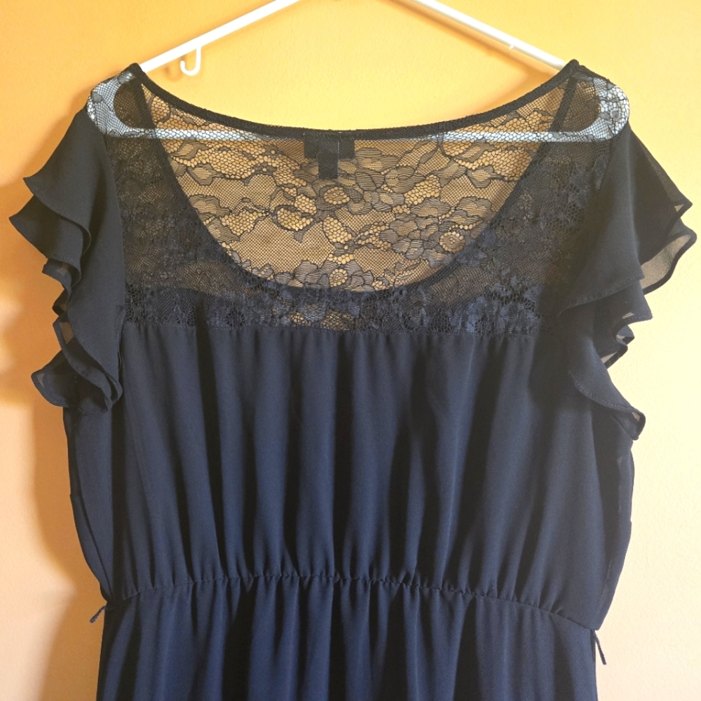 Torrid dress w/ lace accent,  size 0 - Picture 5 of 6
